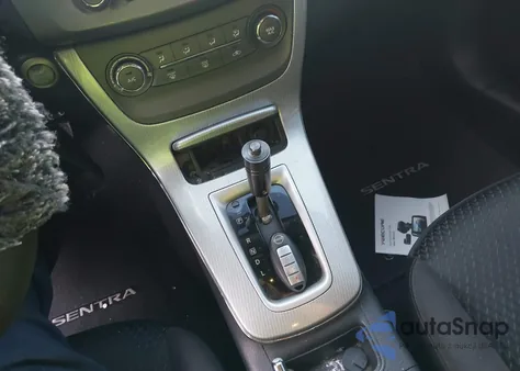 2014 Nissan Sentra Sr z USA, uszkodzony, nr VIN 3N1AB7AP5EY259487